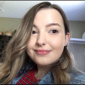 Meet your Posher, Holly